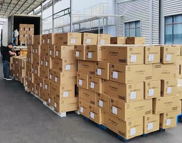 Verzending van 25.000 eenheden: 4,45-inch IPS LCD's (1920 x 1080, 120 Hz hoge vernieuwingsfrequentie) voor een Japanse klant